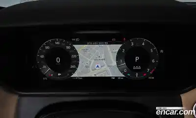 Land Rover Range-Rover Velar 2025 3.0 гидро в Москве № 824621, миниатюра 7