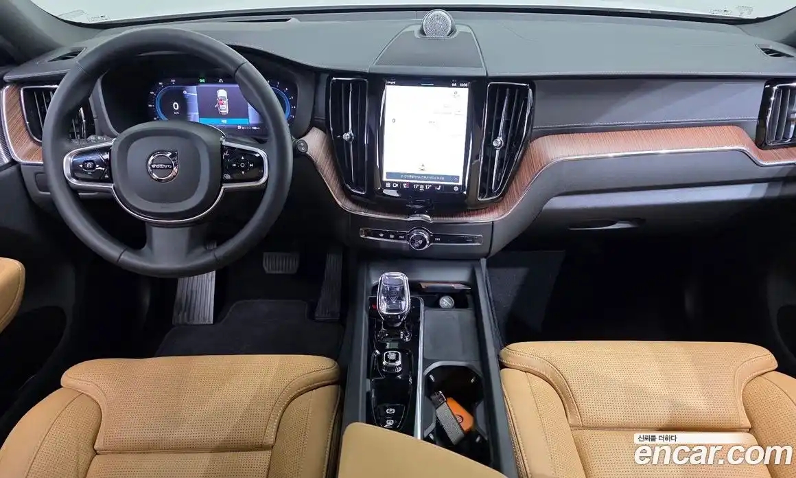 Volvo XC60 2023 2.0 гидро в Москве № 860280, фото 7