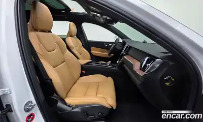 Volvo XC60 2023 2.0 гидро в Москве № 860280, миниатюра 10