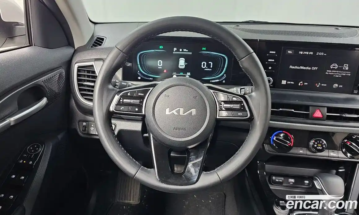 Kia Seltos 2024 2.0 Автомат в Москве № 928836, фото 13