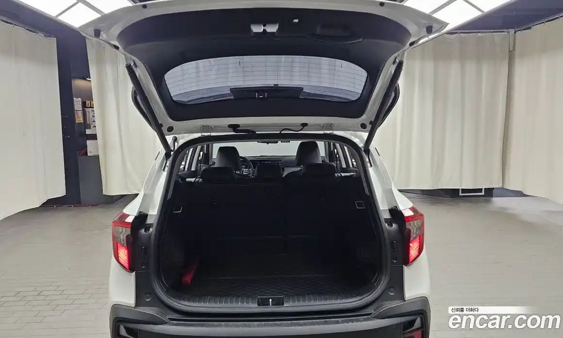 Kia Seltos 2024 2.0 Автомат в Москве № 928836, фото 20