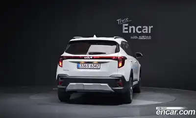 Kia Seltos 2024 2.0 Автомат в Москве № 928836, миниатюра 4