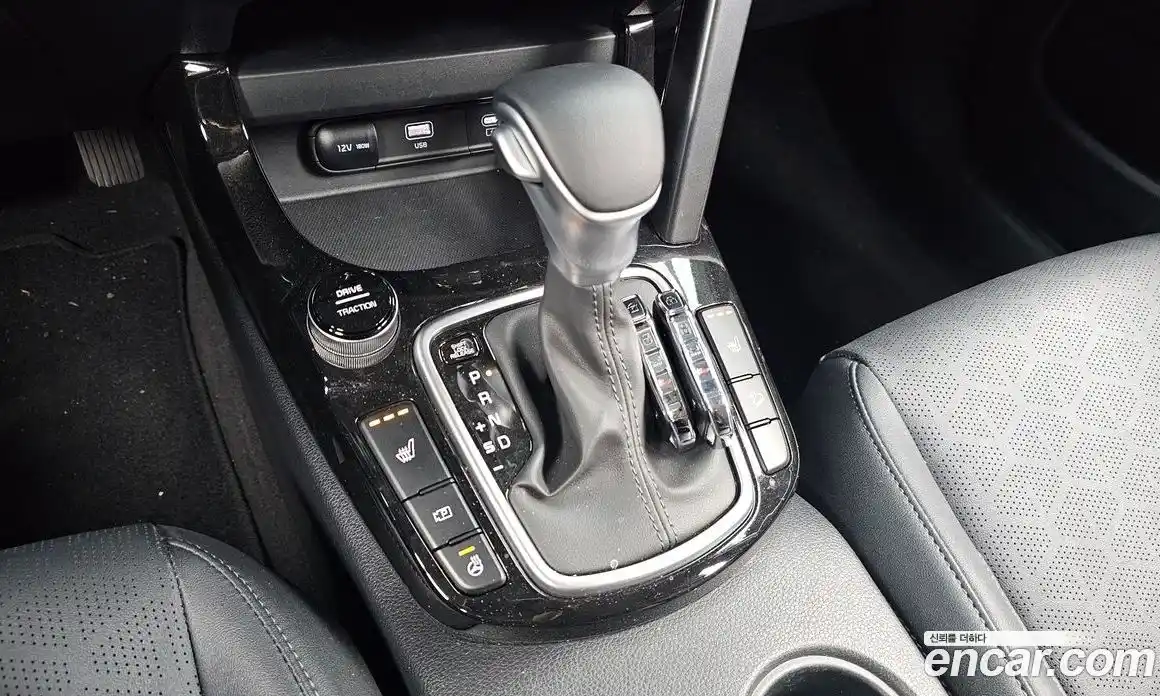 Kia Seltos 2024 2.0 Автомат в Москве № 928836, фото 9