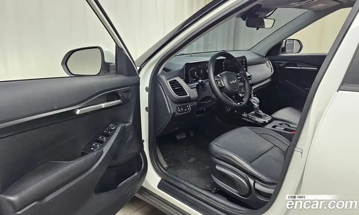 Kia Seltos 2024 2.0 Автомат в Москве № 928836, фото 10