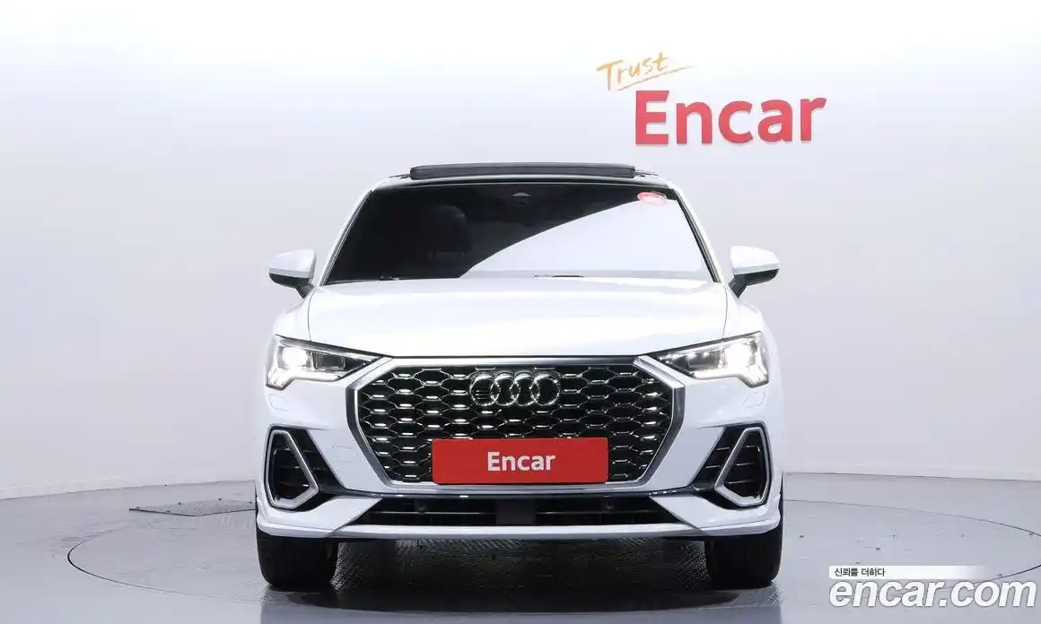 Audi Q3 2023 2.0 Автомат в Москве № 970329, фото 3