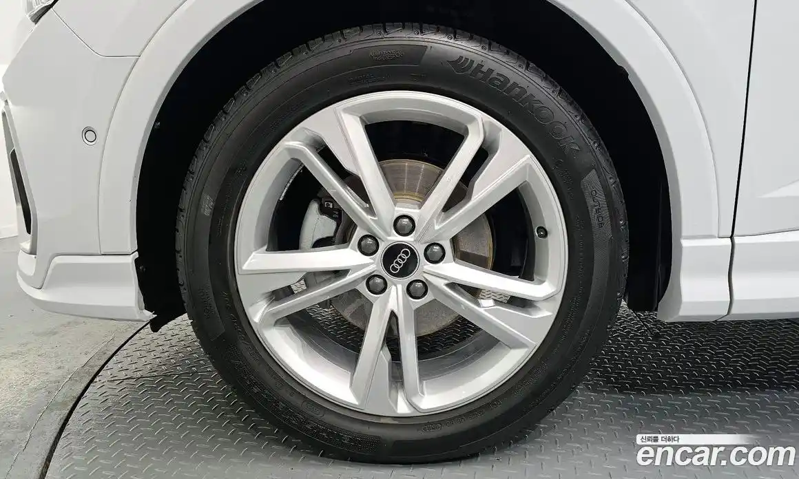 Audi Q3 2023 2.0 Автомат в Москве № 970329, фото 5