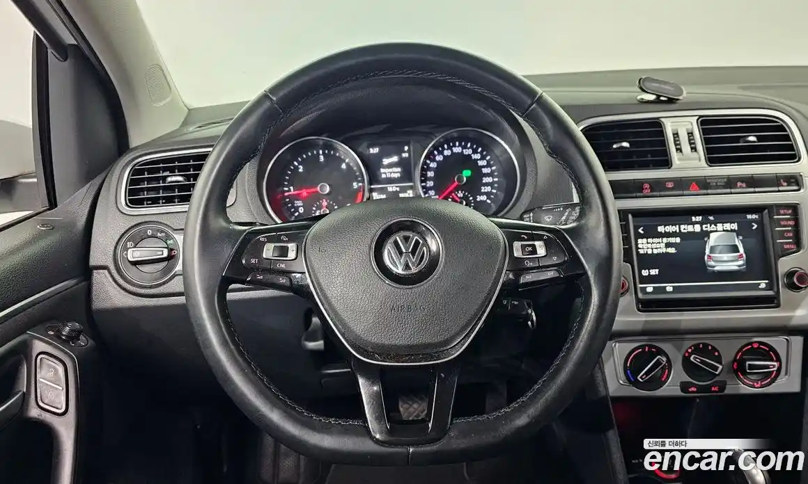 Volkswagen Polo 2015 1.4 гидро в Москве № 1014632, фото 13