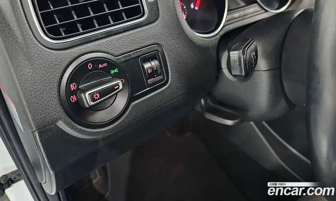 Volkswagen Polo 2015 1.4 гидро в Москве № 1014632, фото 18