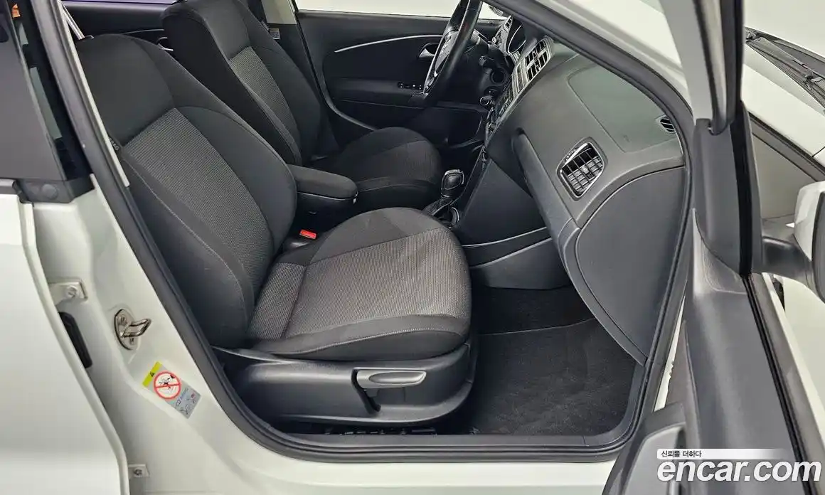 Volkswagen Polo 2015 1.4 гидро в Москве № 1014632, фото 10