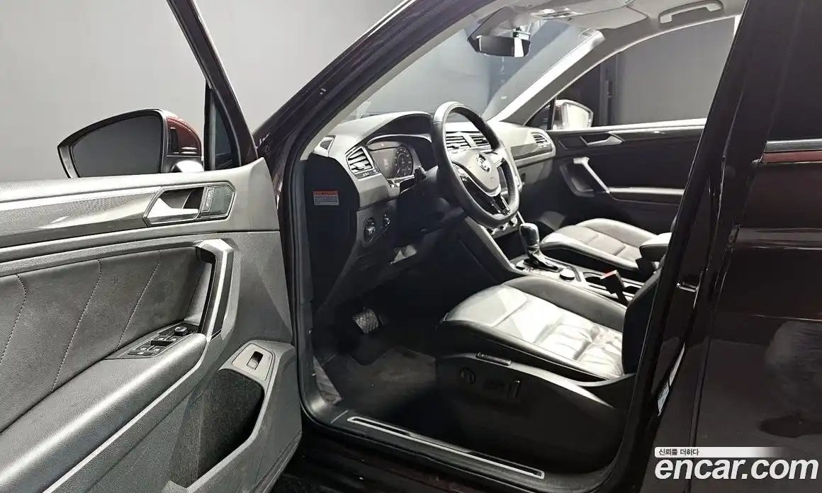 Volkswagen Tiguan 2018 2.0 гидро в Москве № 1014662, фото 12