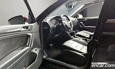 Volkswagen Tiguan 2018 2.0 гидро в Москве № 1014662, миниатюра 12