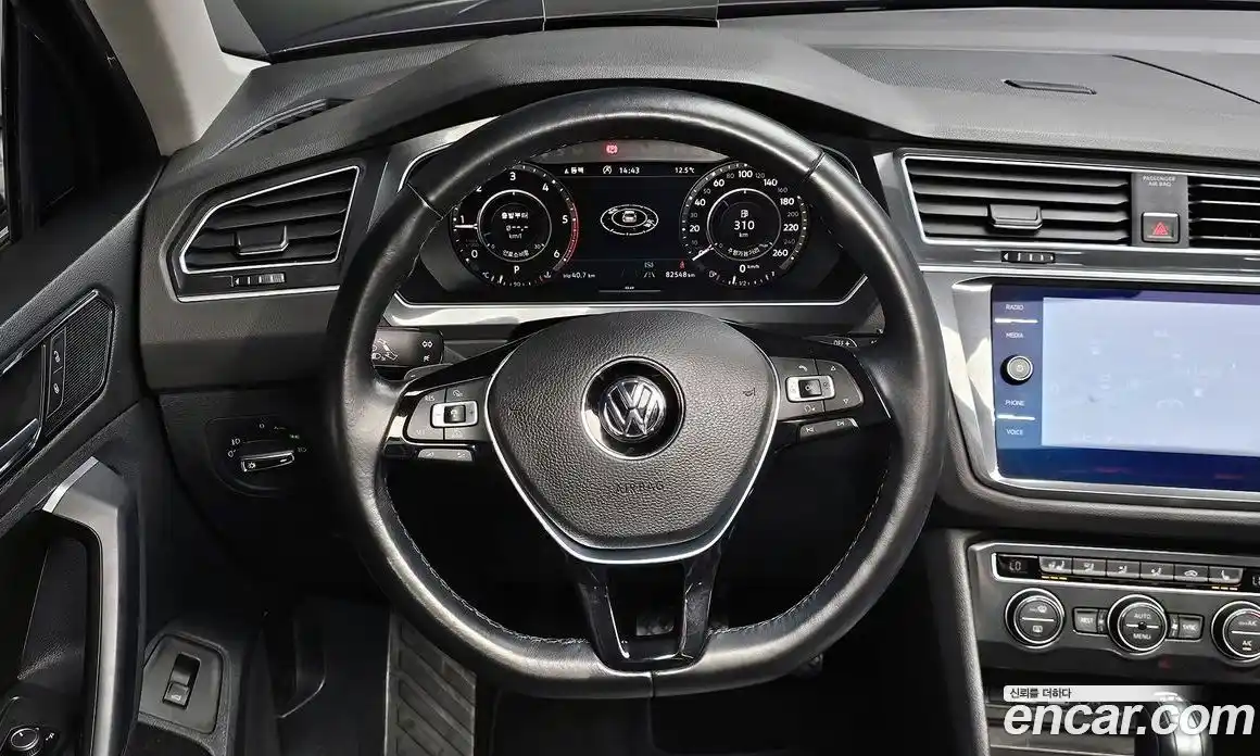 Volkswagen Tiguan 2018 2.0 гидро в Москве № 1014662, фото 14