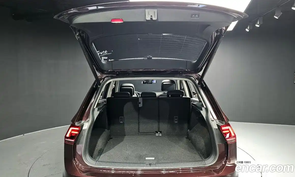 Volkswagen Tiguan 2018 2.0 гидро в Москве № 1014662, фото 20