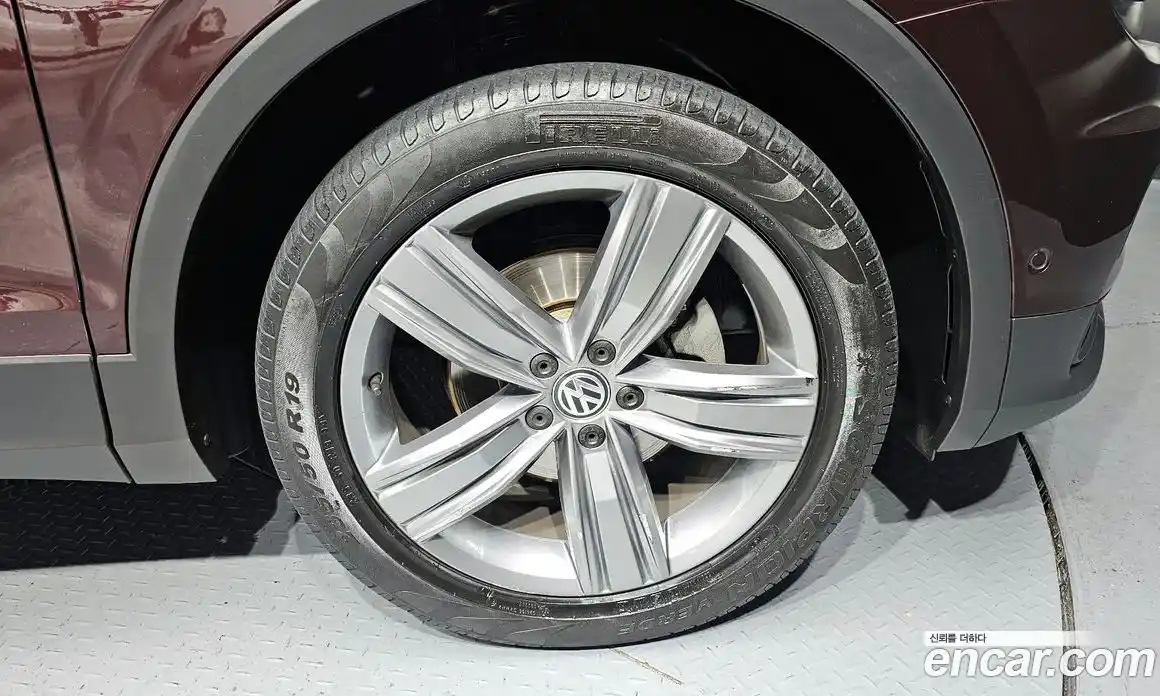 Volkswagen Tiguan 2018 2.0 гидро в Москве № 1014662, фото 5