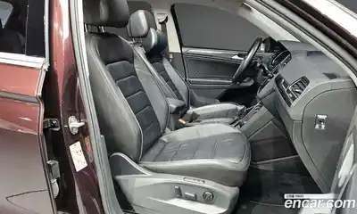 Volkswagen Tiguan 2018 2.0 гидро в Москве № 1014662, миниатюра 10
