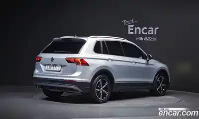 Volkswagen Tiguan 2018 2.0 гидро в Москве № 1014713, миниатюра 2