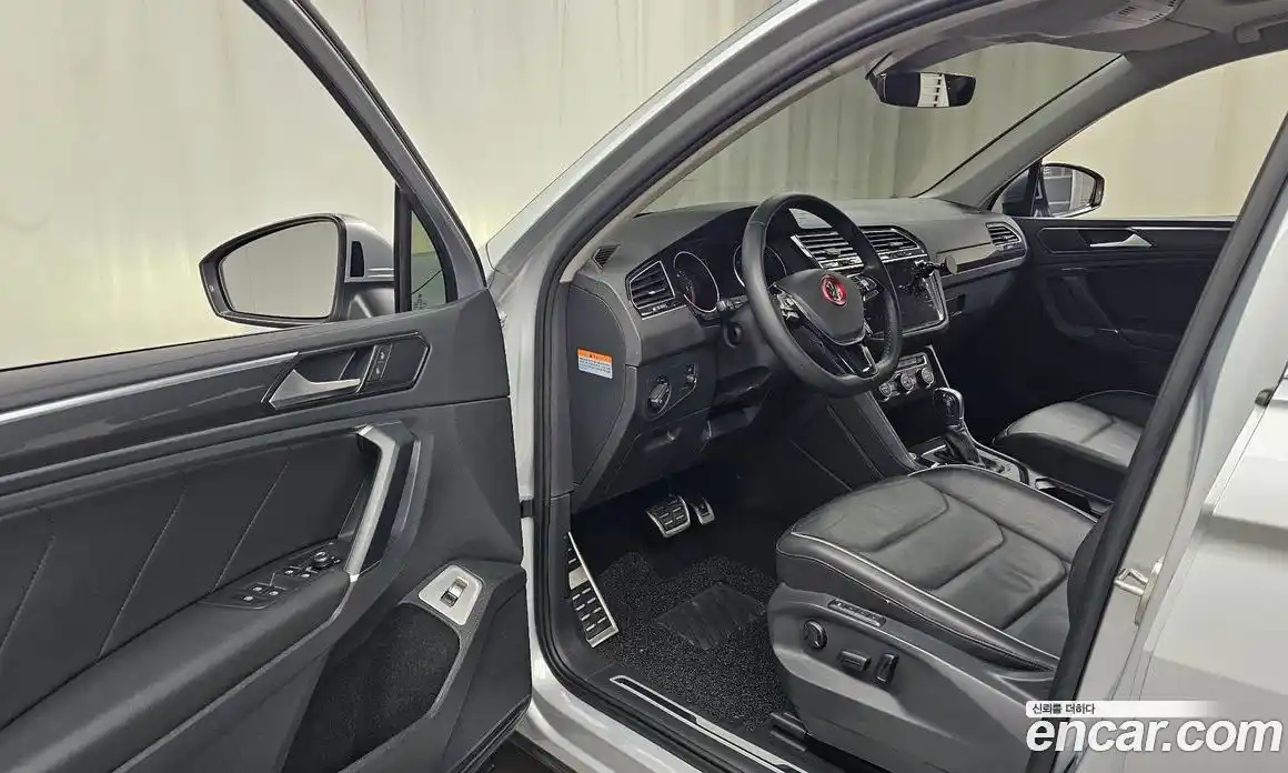Volkswagen Tiguan 2018 2.0 гидро в Москве № 1014713, фото 10