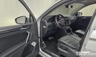 Volkswagen Tiguan 2018 2.0 гидро в Москве № 1014713, миниатюра 10