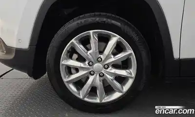 Jeep Cherokee 2017 2.4 гидро в Москве № 1015092, миниатюра 5