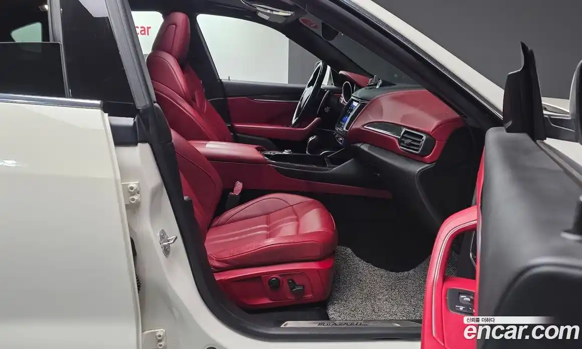 Maserati Levante 2017 3.0 гидро в Москве № 1015714, фото 11