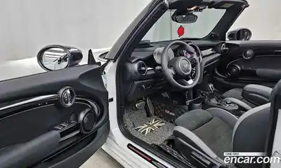 Mini Cooper Convertible 2023 2.0 гидро в Москве № 135047, миниатюра 10