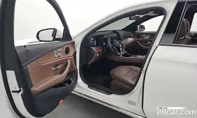 Mercedes-Benz E-Class 2022 2.0 гидро в Москве № 139973, миниатюра 10