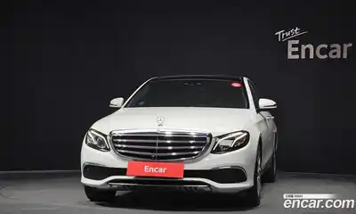 Mercedes-Benz E-Class 2019 2.0 гидро в Москве, миниатюра 3