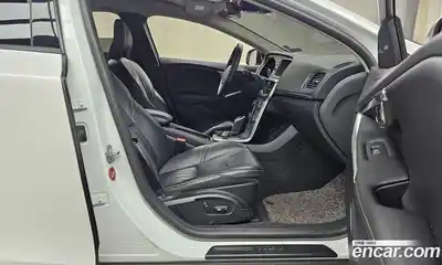 Volvo V40 2018 2.0 гидро в Москве № 164361, миниатюра 11