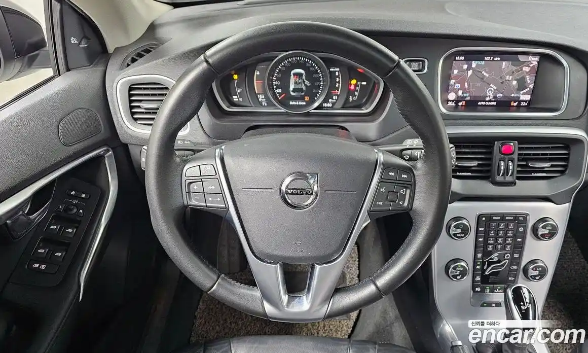 Volvo V40 2018 2.0 гидро в Москве № 164361, фото 13