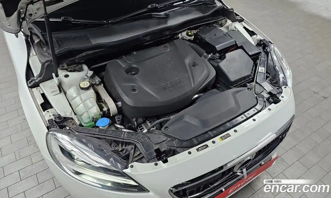 Volvo V40 2018 2.0 гидро в Москве № 164361, фото 6