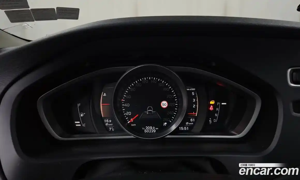Volvo V40 2018 2.0 гидро в Москве № 164361, фото 8
