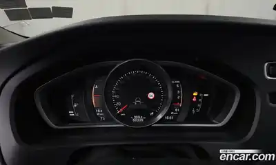 Volvo V40 2018 2.0 гидро в Москве № 164361, миниатюра 8