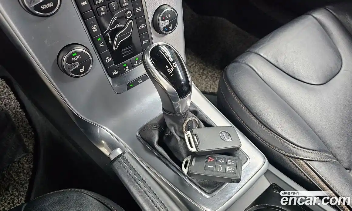 Volvo V40 2018 2.0 гидро в Москве № 164361, фото 9