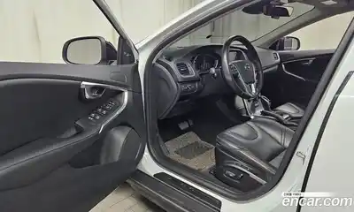 Volvo V40 2018 2.0 гидро в Москве № 164361, миниатюра 10