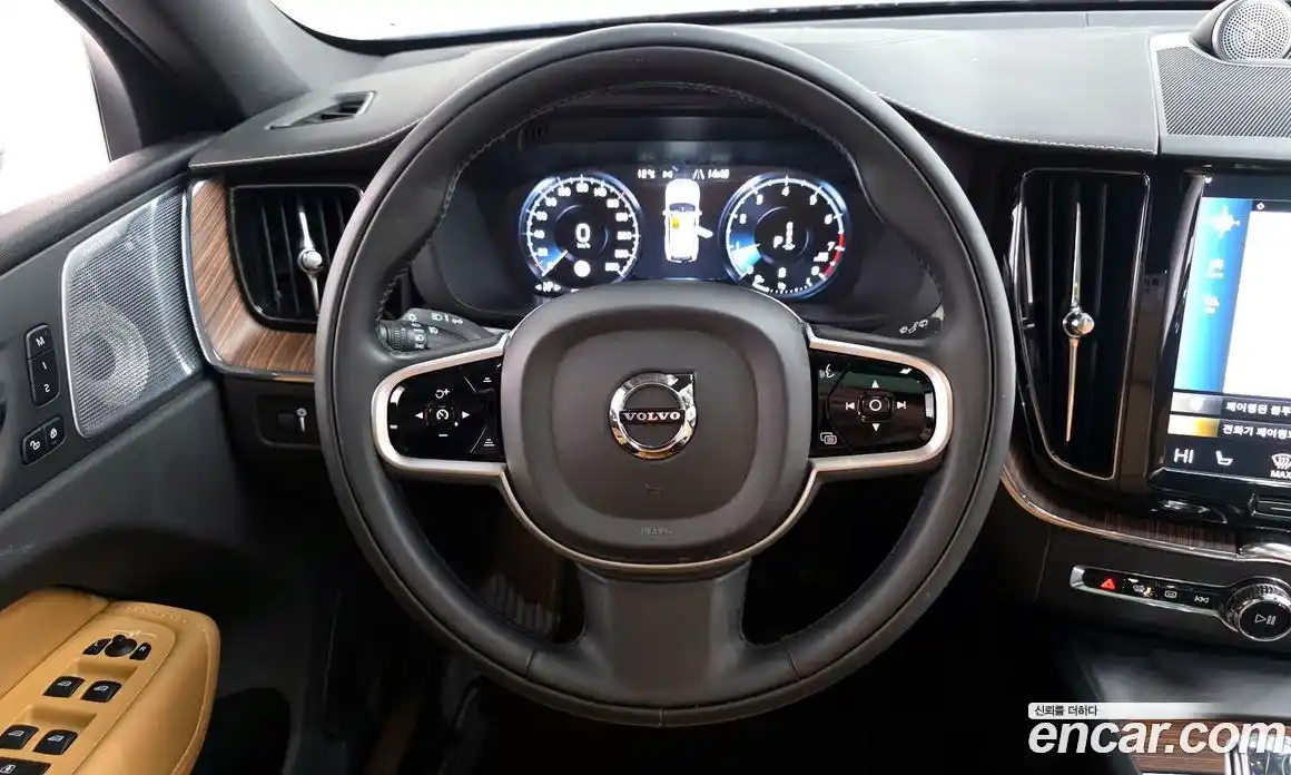 Volvo XC60 2021 2.0 гидро в Москве № 164427, фото 13