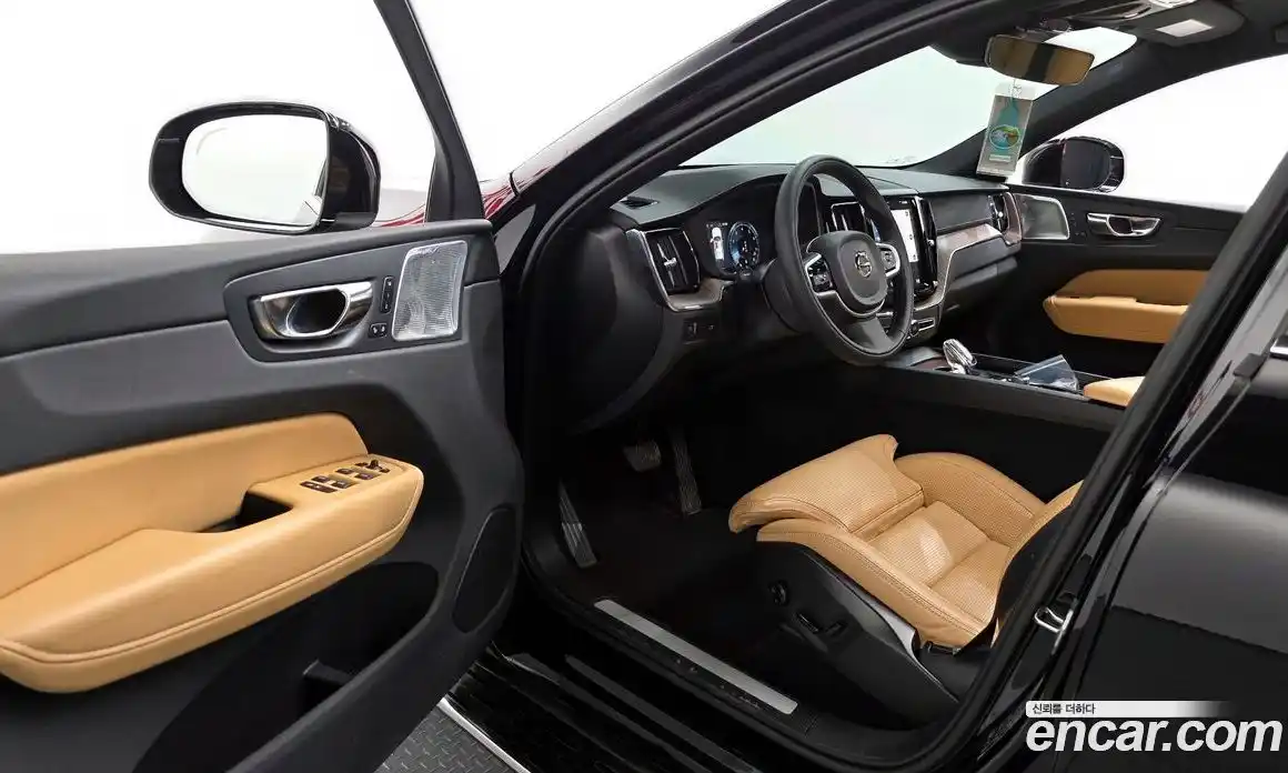 Volvo XC60 2021 2.0 гидро в Москве № 164427, фото 10