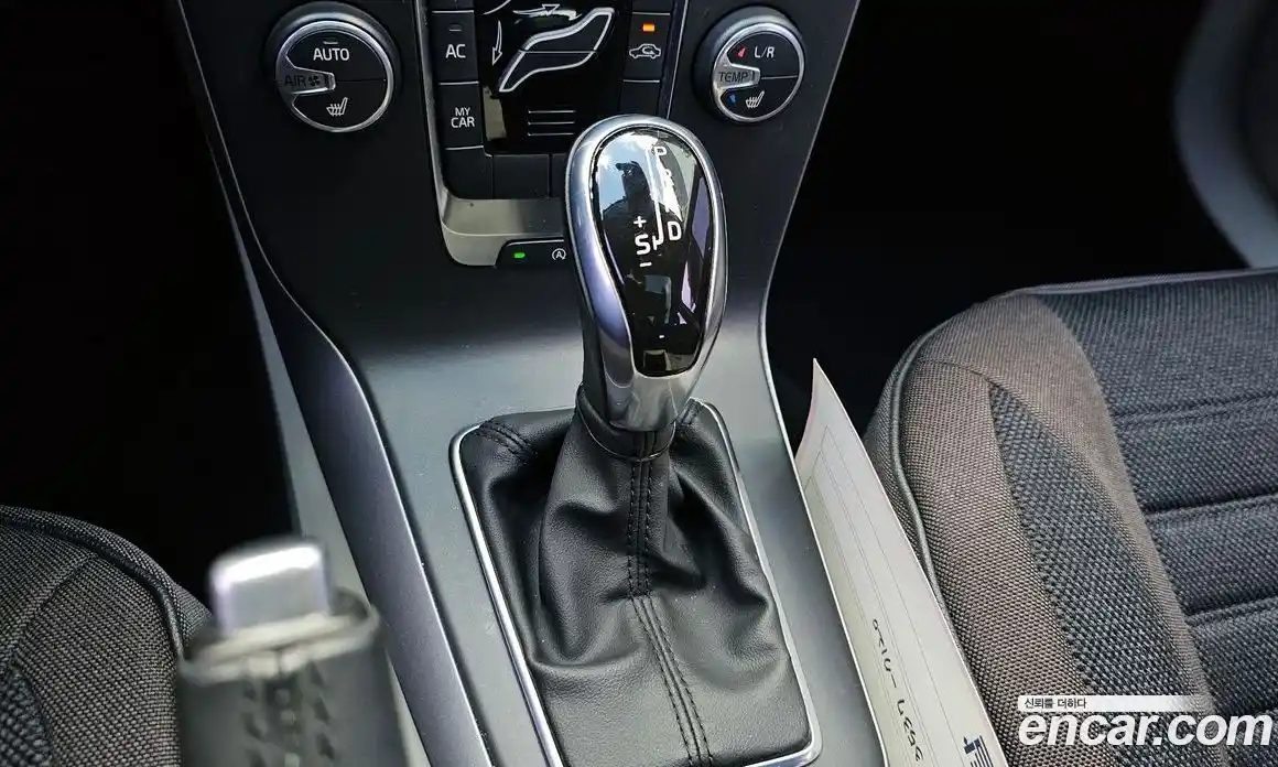 Volvo V40 2014 1.6 гидро в Москве № 164545, фото 9