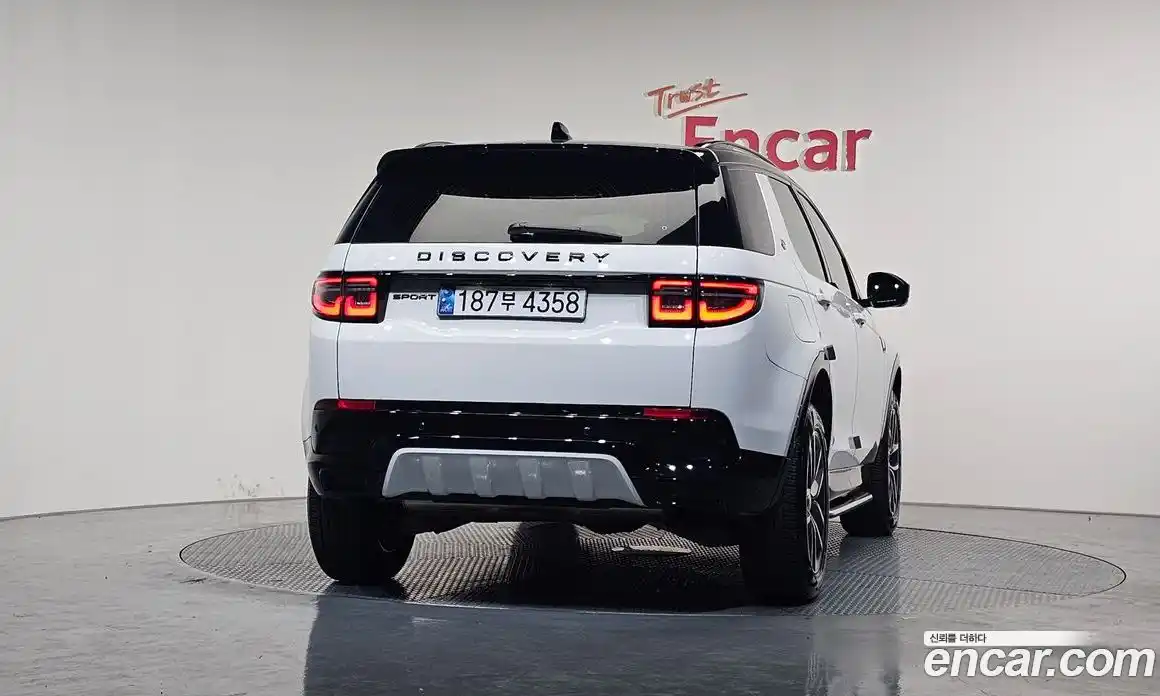 Land Rover Discovery Sport 2024 2.0 гидро в Москве № 166001, фото 3