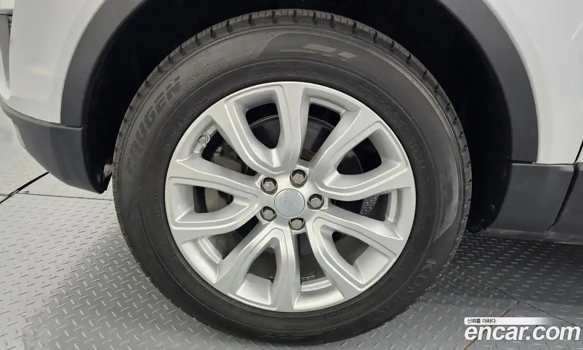 Land Rover Range-Rover Evoque 2015 2.0 гидро в Москве № 166442, фото 5