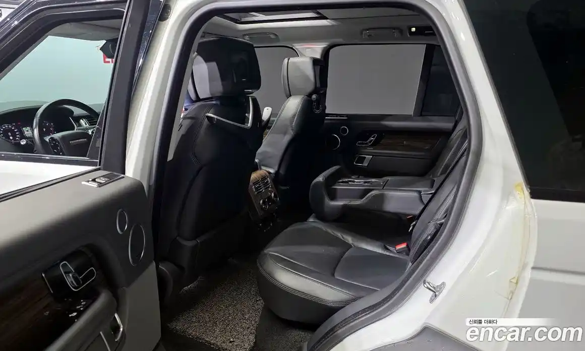 Land Rover Range-Rover 2018 4.4 гидро в Москве № 166520, фото 11