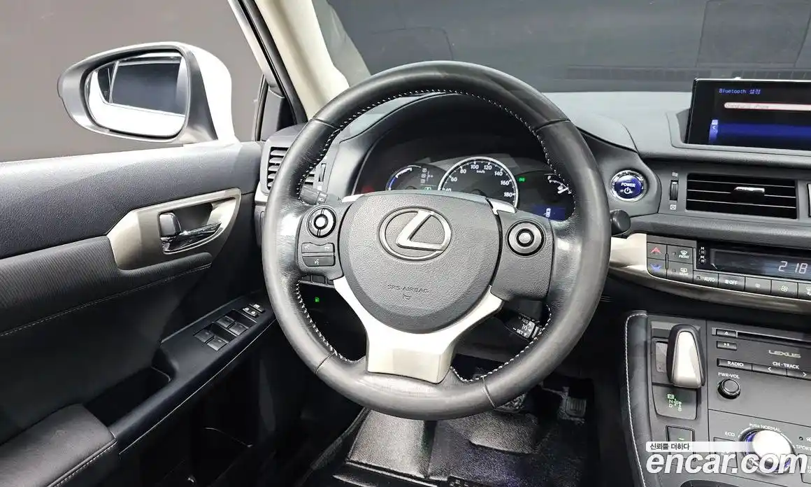 Lexus CT200h 2016 1.8 гидро в Москве № 168259, фото 13