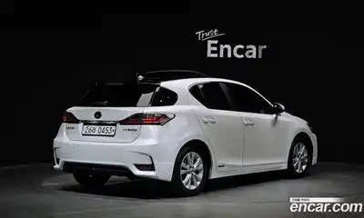 Lexus CT200h 2016 1.8 гидро в Москве № 168259, миниатюра 2