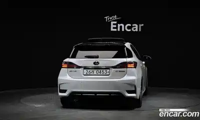 Lexus CT200h 2016 1.8 гидро в Москве № 168259, миниатюра 4