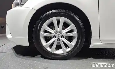 Lexus CT200h 2016 1.8 гидро в Москве № 168259, миниатюра 5