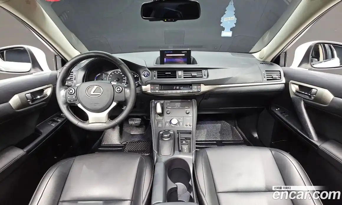 Lexus CT200h 2016 1.8 гидро в Москве № 168259, фото 7