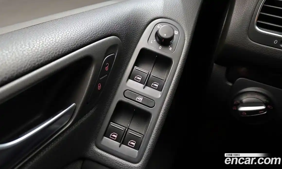 Volkswagen Golf 2011 1.6 гидро в Москве № 168939, фото 17