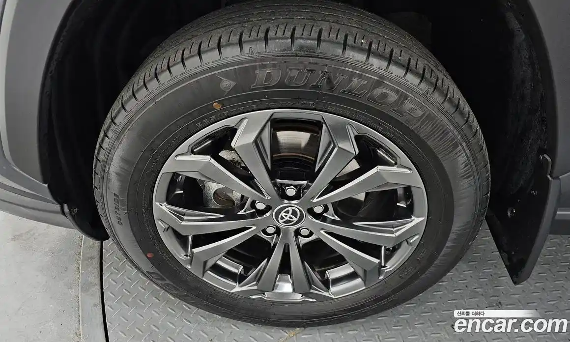 Toyota RAV4 2024 2.5 гидро в Москве № 170212, фото 5