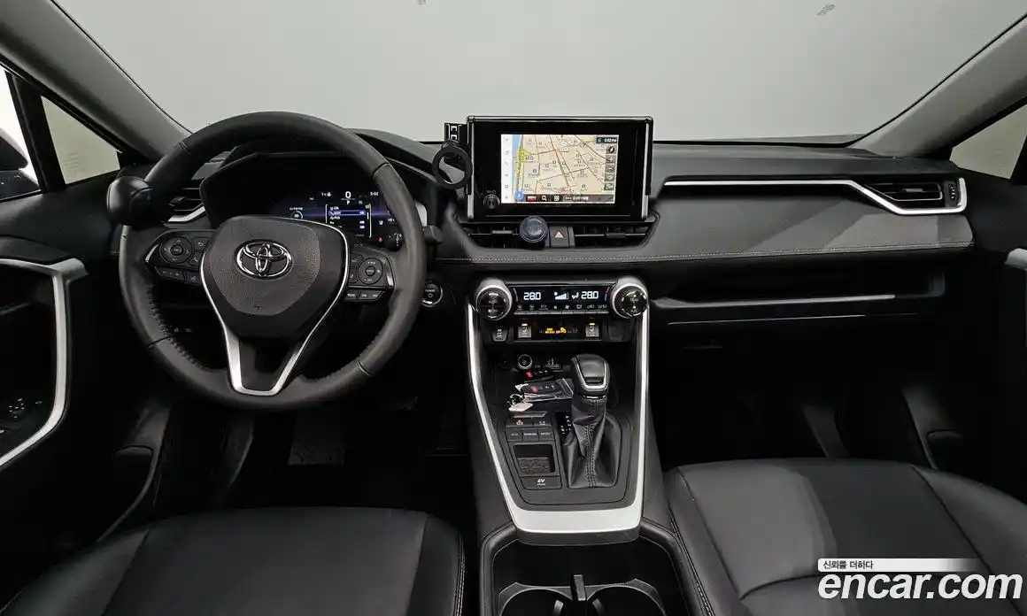 Toyota RAV4 2024 2.5 гидро в Москве № 170212, фото 7