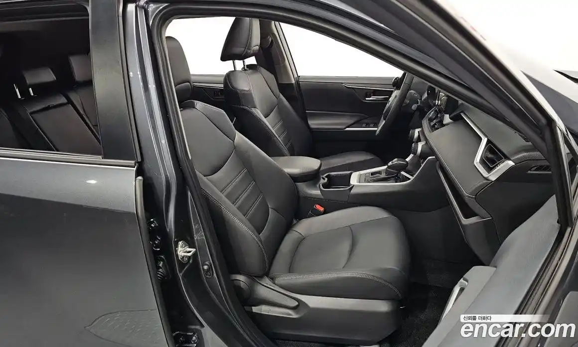 Toyota RAV4 2024 2.5 гидро в Москве № 170212, фото 10