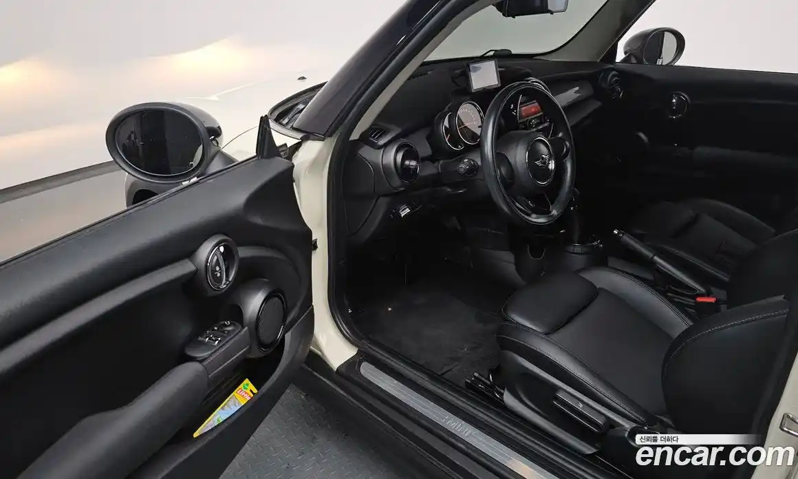 Mini Cooper 2016 1.5 гидро в Москве № 177629, фото 11